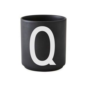 Čierny porcelánový hrnček Design Letters Alphabet Q, 250 ml